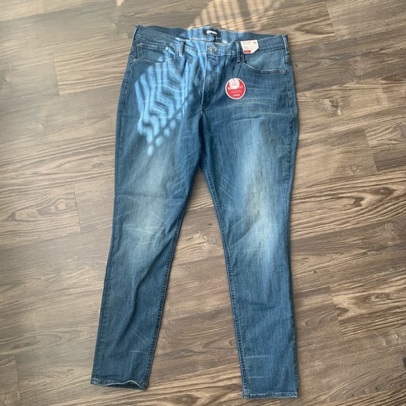 Express Legging High Rise Jean - Picture 2 of 5